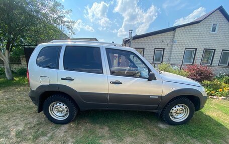 Chevrolet Niva I рестайлинг, 2011 год, 600 000 рублей, 6 фотография
