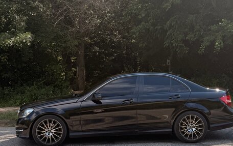 Mercedes-Benz C-Класс, 2011 год, 1 300 000 рублей, 2 фотография