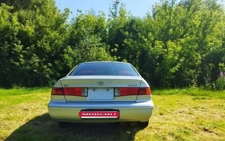 Toyota Camry, 2000 год, 550 000 рублей, 3 фотография