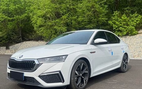 Skoda Octavia IV, 2023 год, 2 200 000 рублей, 1 фотография