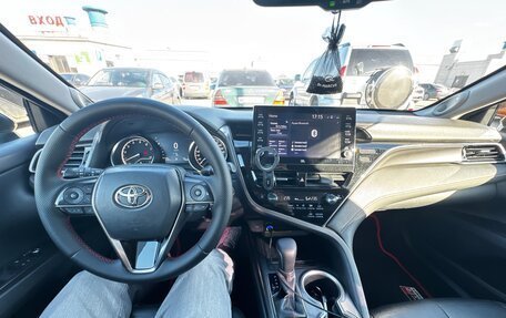 Toyota Camry, 2021 год, 2 990 000 рублей, 10 фотография