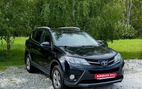 Toyota RAV4, 2015 год, 1 930 000 рублей, 2 фотография