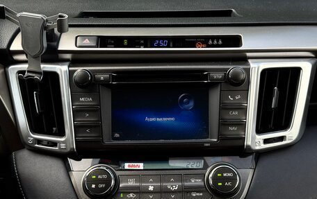 Toyota RAV4, 2015 год, 1 930 000 рублей, 14 фотография
