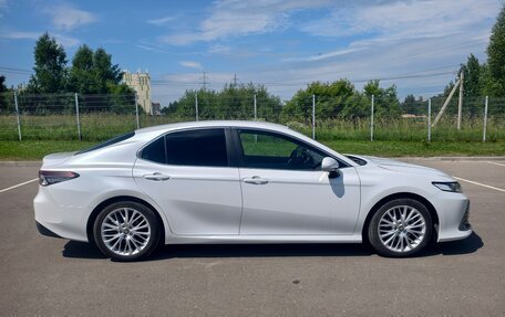 Toyota Camry, 2022 год, 3 420 000 рублей, 3 фотография