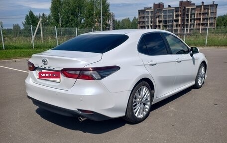 Toyota Camry, 2022 год, 3 420 000 рублей, 4 фотография