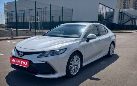 Toyota Camry, 2022 год, 3 420 000 рублей, 6 фотография