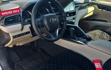 Toyota Camry, 2022 год, 3 420 000 рублей, 9 фотография