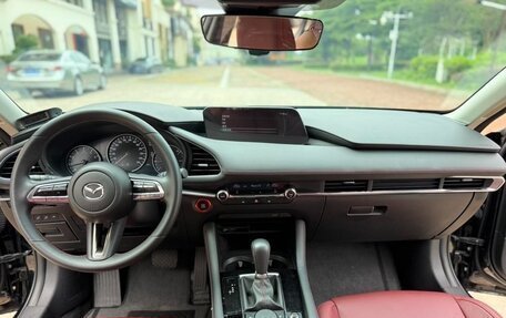 Mazda 3, 2022 год, 1 800 000 рублей, 10 фотография