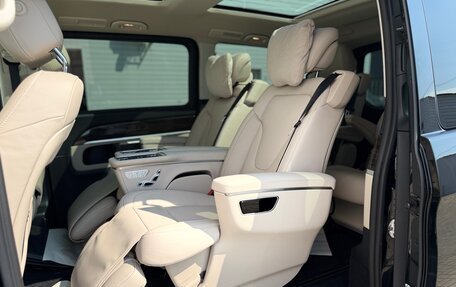 Mercedes-Benz V-Класс, 2023 год, 14 000 000 рублей, 10 фотография