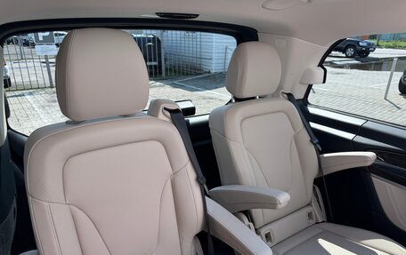 Mercedes-Benz V-Класс, 2023 год, 14 000 000 рублей, 18 фотография