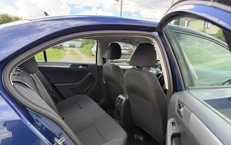 Volkswagen Jetta VI, 2016 год, 1 650 000 рублей, 16 фотография