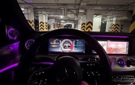 Mercedes-Benz E-Класс, 2019 год, 2 400 000 рублей, 8 фотография