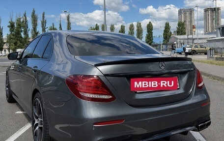 Mercedes-Benz E-Класс, 2019 год, 2 400 000 рублей, 4 фотография
