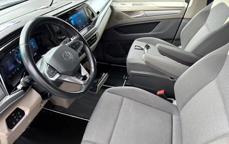 Volkswagen Multivan, 2023 год, 3 480 000 рублей, 7 фотография