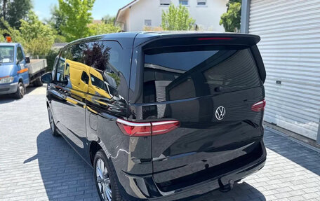 Volkswagen Multivan, 2023 год, 3 480 000 рублей, 4 фотография