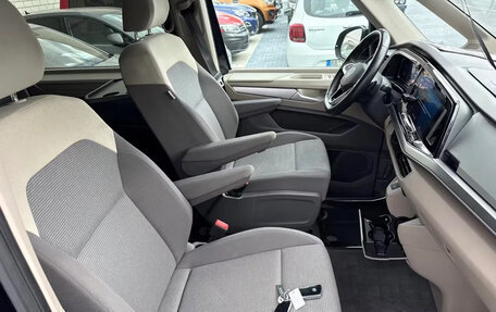 Volkswagen Multivan, 2023 год, 3 480 000 рублей, 10 фотография
