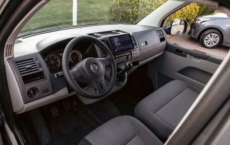 Volkswagen Caravelle T5, 2013 год, 1 955 000 рублей, 13 фотография