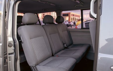 Volkswagen Caravelle T5, 2013 год, 1 955 000 рублей, 17 фотография