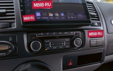 Volkswagen Caravelle T5, 2013 год, 1 955 000 рублей, 15 фотография