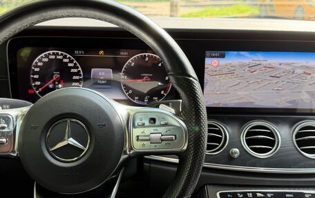 Mercedes-Benz E-Класс, 2019 год, 3 950 000 рублей, 5 фотография