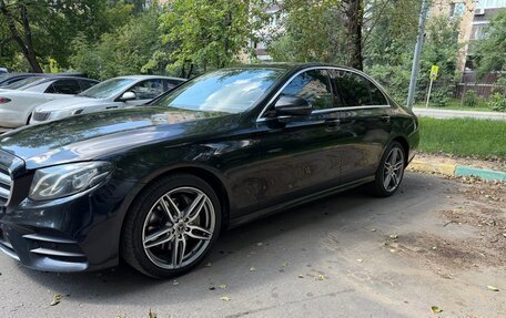 Mercedes-Benz E-Класс, 2019 год, 3 950 000 рублей, 3 фотография