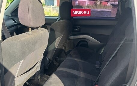 Mitsubishi Outlander III рестайлинг 3, 2007 год, 850 000 рублей, 5 фотография