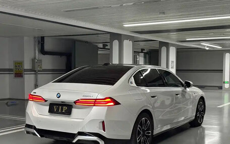 BMW 5 серия, 2025 год, 7 300 000 рублей, 6 фотография