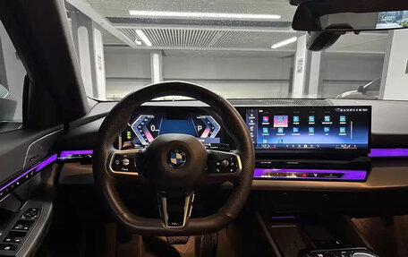 BMW 5 серия, 2025 год, 7 300 000 рублей, 10 фотография