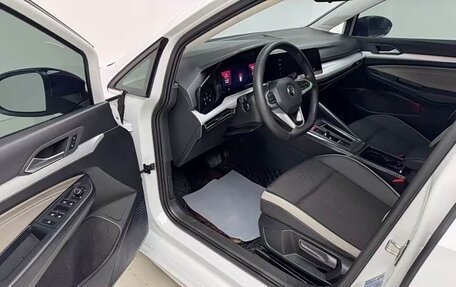 Volkswagen Golf VIII, 2023 год, 1 744 800 рублей, 10 фотография