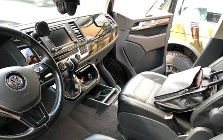 Volkswagen Multivan T6 рестайлинг, 2018 год, 4 500 000 рублей, 12 фотография