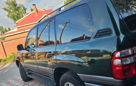 Toyota Land Cruiser 100 рестайлинг 2, 2003 год, 2 580 000 рублей, 6 фотография