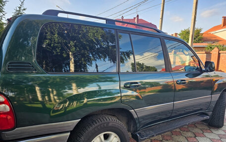 Toyota Land Cruiser 100 рестайлинг 2, 2003 год, 2 580 000 рублей, 2 фотография