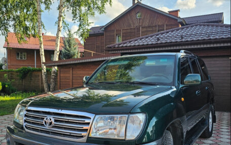 Toyota Land Cruiser 100 рестайлинг 2, 2003 год, 2 580 000 рублей, 3 фотография