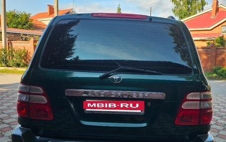 Toyota Land Cruiser 100 рестайлинг 2, 2003 год, 2 580 000 рублей, 10 фотография