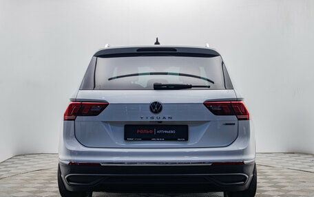 Volkswagen Tiguan II, 2021 год, 3 095 000 рублей, 5 фотография