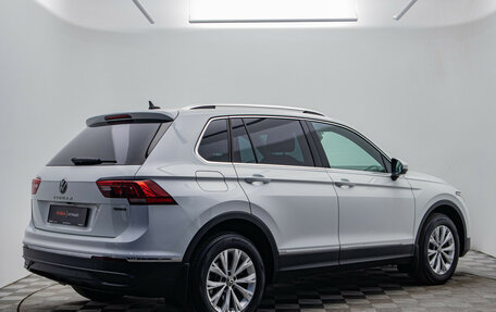 Volkswagen Tiguan II, 2021 год, 3 095 000 рублей, 6 фотография