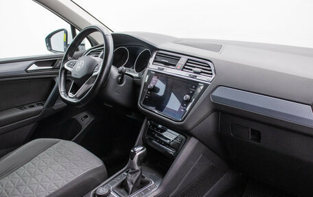Volkswagen Tiguan II, 2021 год, 3 095 000 рублей, 11 фотография