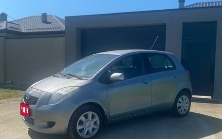 Toyota Yaris III рестайлинг, 2007 год, 495 000 рублей, 1 фотография