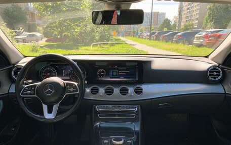Mercedes-Benz E-Класс, 2019 год, 1 750 000 рублей, 8 фотография