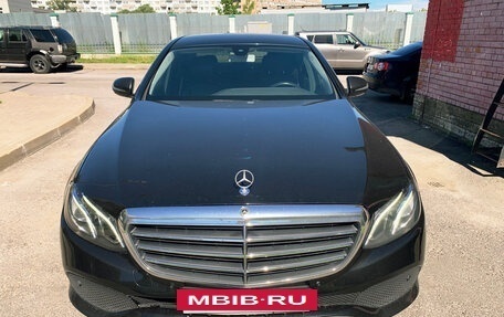 Mercedes-Benz E-Класс, 2019 год, 1 750 000 рублей, 2 фотография