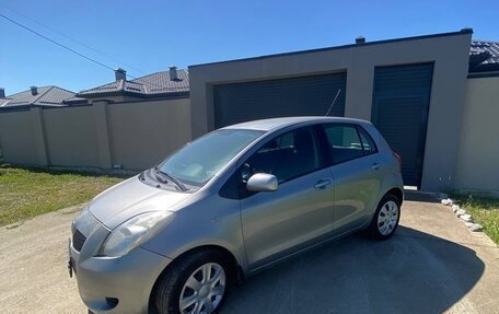 Toyota Yaris III рестайлинг, 2007 год, 495 000 рублей, 2 фотография