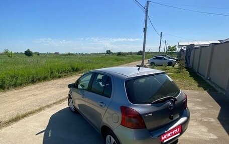 Toyota Yaris III рестайлинг, 2007 год, 495 000 рублей, 3 фотография