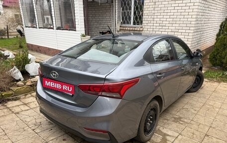 Hyundai Solaris II рестайлинг, 2018 год, 800 000 рублей, 4 фотография