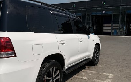 Toyota Land Cruiser 200, 2010 год, 3 100 000 рублей, 5 фотография
