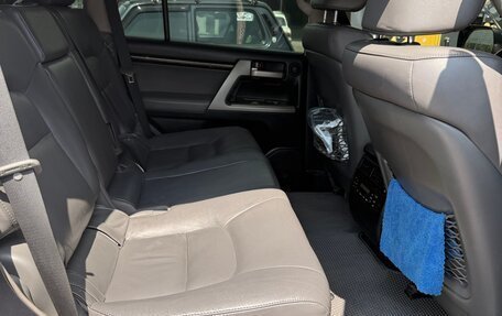 Toyota Land Cruiser 200, 2010 год, 3 100 000 рублей, 10 фотография
