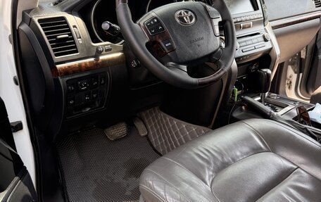 Toyota Land Cruiser 200, 2010 год, 3 100 000 рублей, 11 фотография