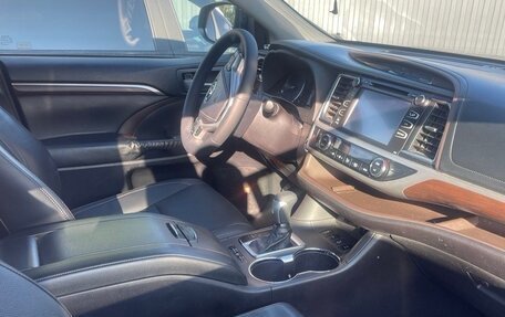 Toyota Highlander III, 2015 год, 3 000 000 рублей, 4 фотография