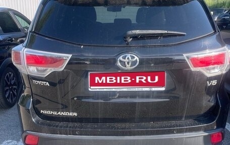 Toyota Highlander III, 2015 год, 3 000 000 рублей, 2 фотография