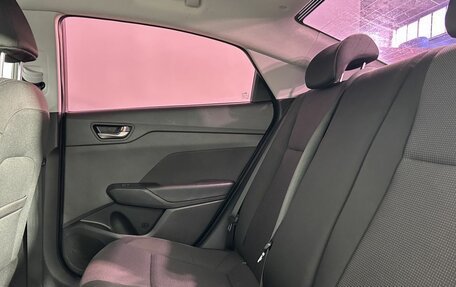 Hyundai Solaris II рестайлинг, 2018 год, 1 350 000 рублей, 21 фотография