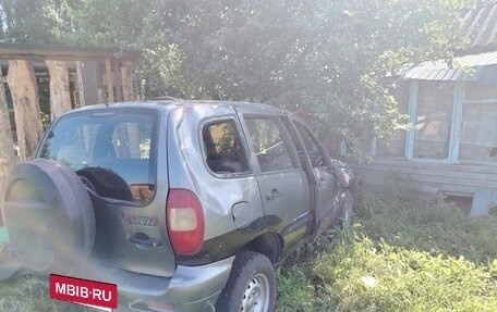 Chevrolet Niva I рестайлинг, 2004 год, 190 000 рублей, 3 фотография